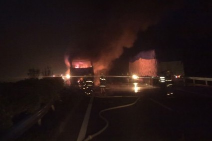 2011年7月22日 京珠高速客車(chē)起火